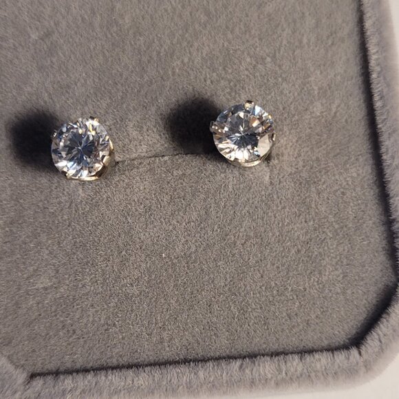 Round Clear CZ Stone Stud Earrings 14k White Gold - Picture 4 of 15